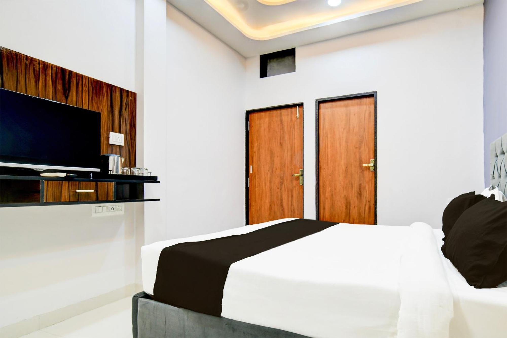 Super Hotel O D.V Near Medanta Hospital 인도르 외부 사진
