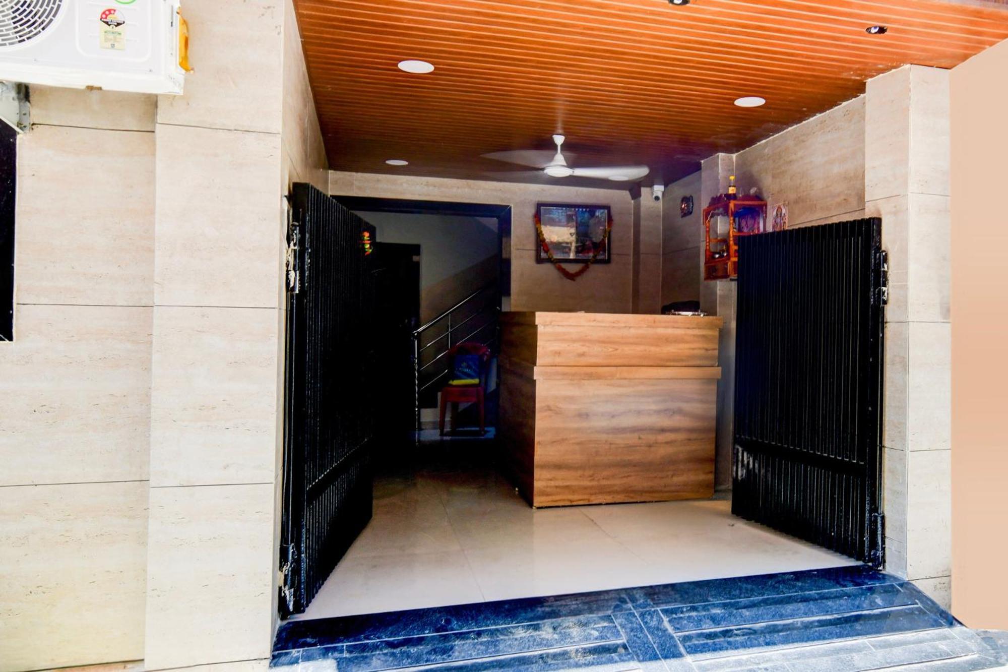 Super Hotel O D.V Near Medanta Hospital 인도르 외부 사진