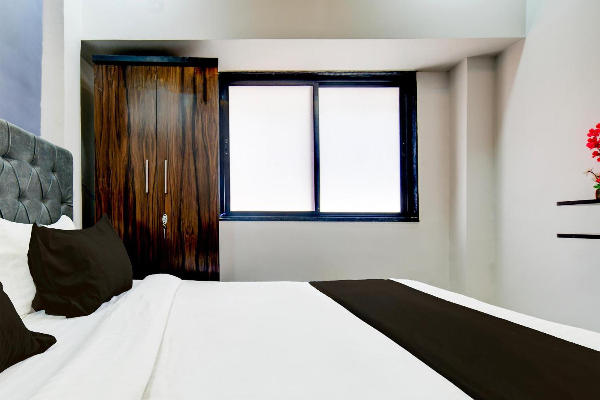 Super Hotel O D.V Near Medanta Hospital 인도르 외부 사진